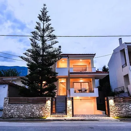 Villa Aigli Luxurious *